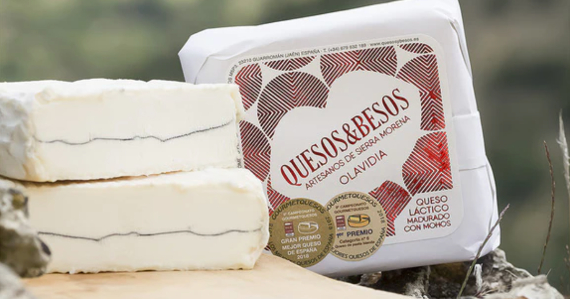 'Olavidia' es el mejor queso del mundo y un objeto de tráfico en la redacción de la Cadena SER. QUESOS Y BESOS